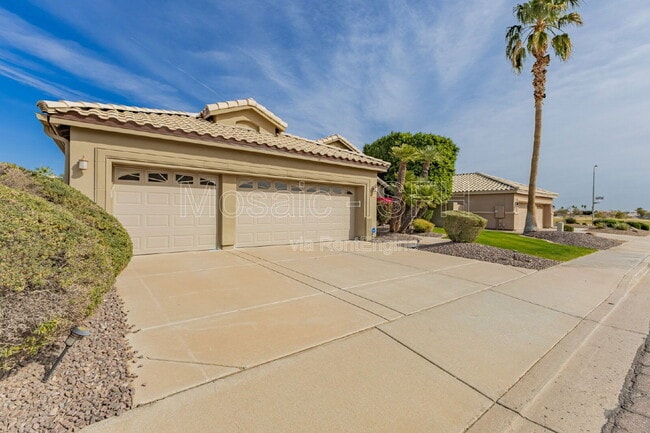 Building Photo - 2738 E Silverwood Dr