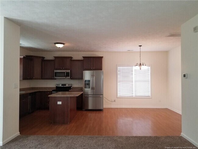 Foto del edificio - 2249 Lakedale Dr
