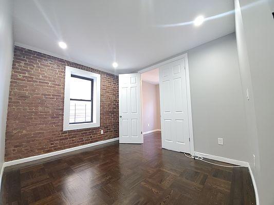 Foto del edificio - 2 bedroom in BRONX NY 10462