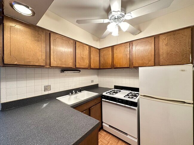 Foto del edificio - 533 W Aldine Av