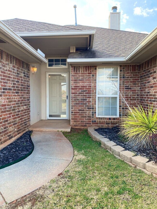 Foto del edificio - Beautiful 3 bed, 2 bath Home in East Moore with Bonus Room!