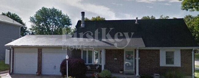 Building Photo - 2736 Sedan Dr