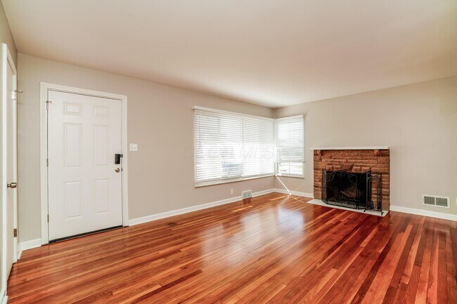 Foto del edificio - 2888 Dover Rd