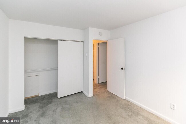 Building Photo - 311 N 33rd St