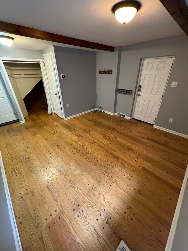 Building Photo - THREE BEDROOM HOME in Salisbury Schools