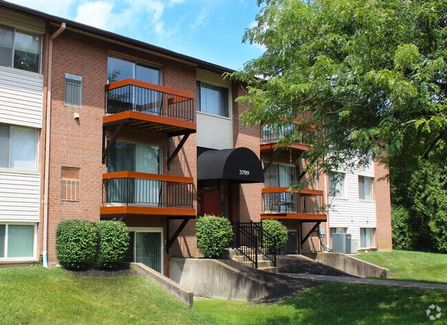 Building Photo - Fox Run Apartments