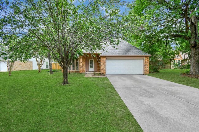 Foto del edificio - 15410 Lago Villa Dr