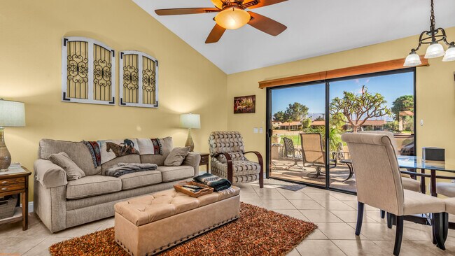 Foto del edificio - 40632 La Costa Cir E