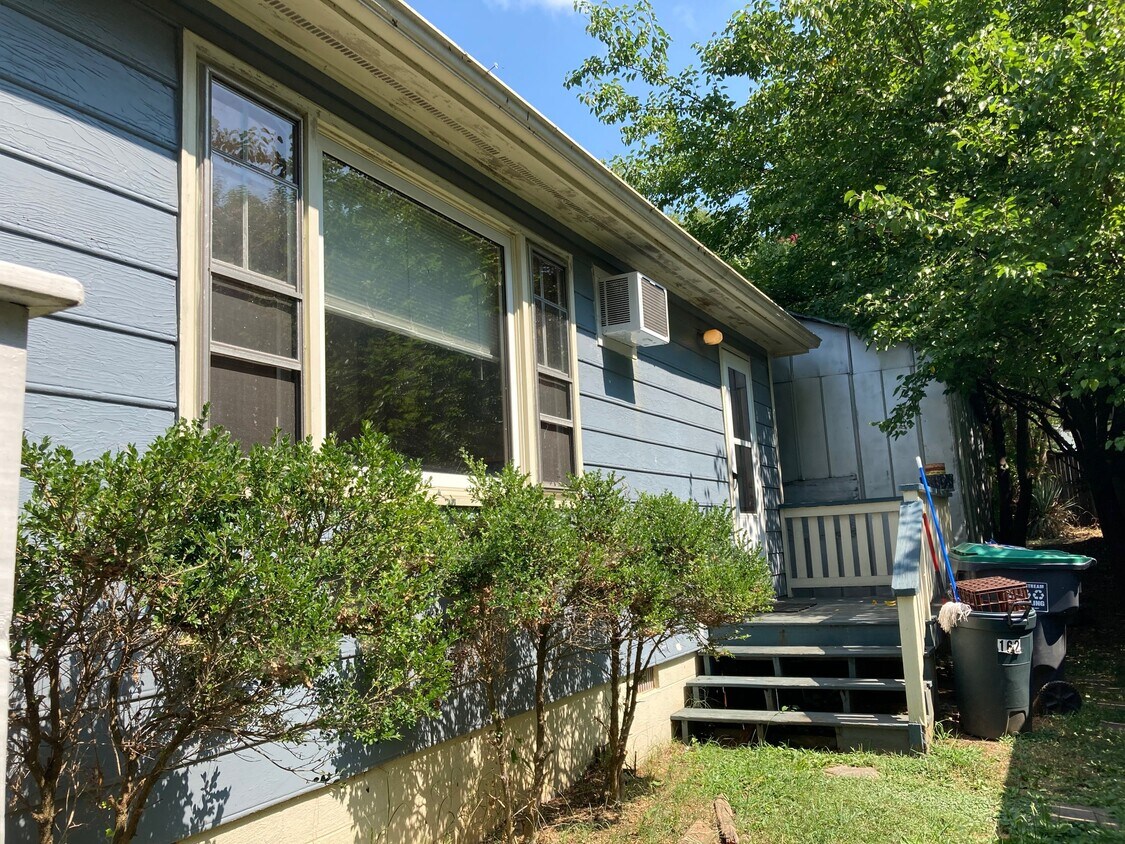 Belmont cottage - 625 Elliott Ave