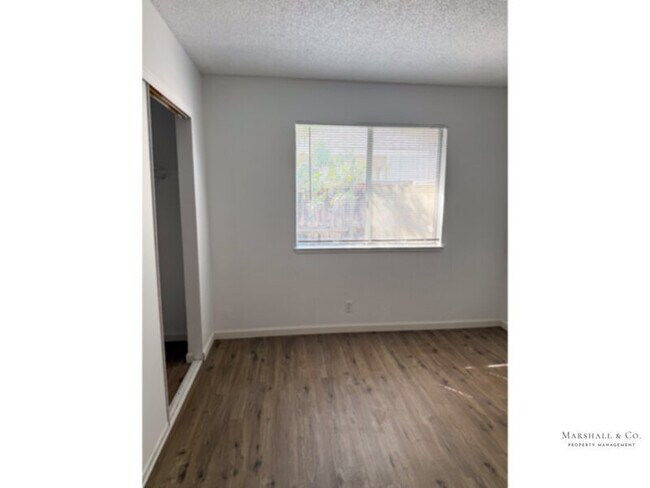 Foto del edificio - Spacious 2br/1ba, NEW FLOORS, LRG. Bedroooms, Private Patio, Garage!!