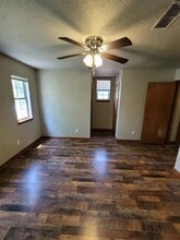 Building Photo - 123 Pinehurst Dr