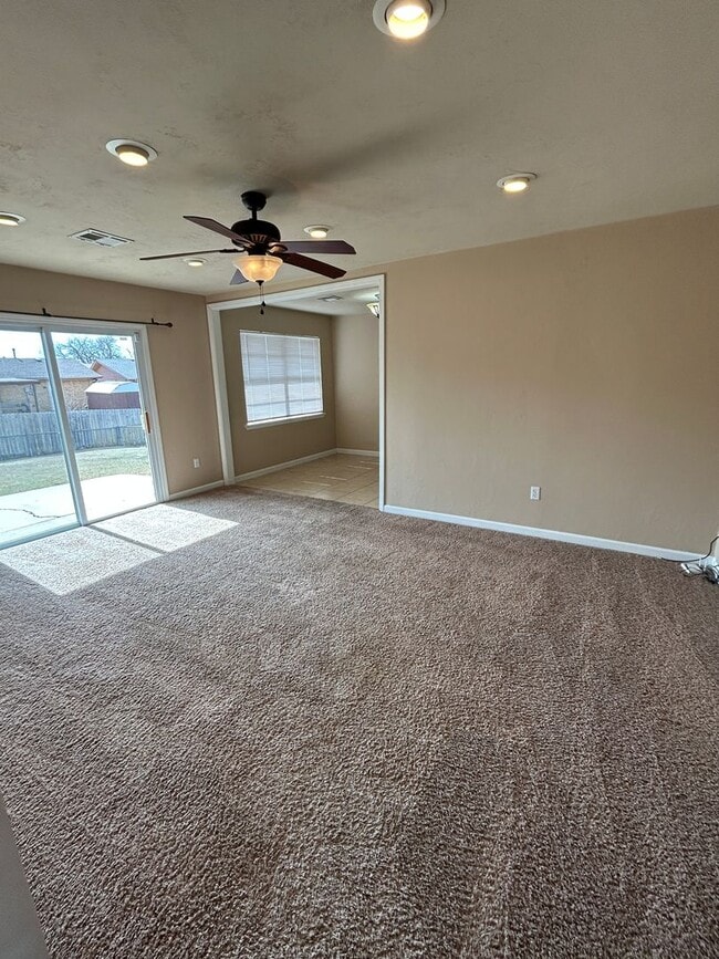 Building Photo - 3 bedroom NOW AVAILABLE in the MAC school ...