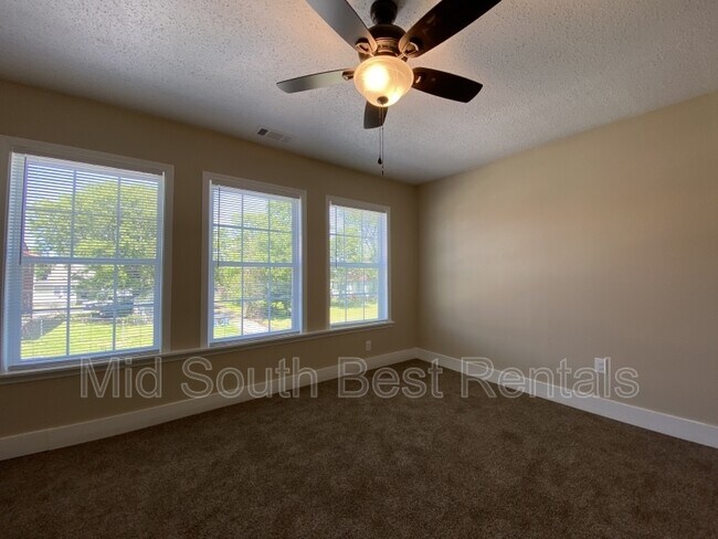 Foto del edificio - 715 W 28th St