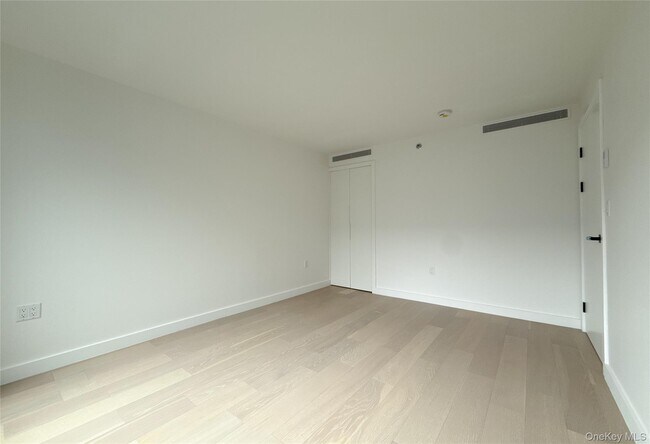 Foto del edificio - 144-49 Northern Blvd