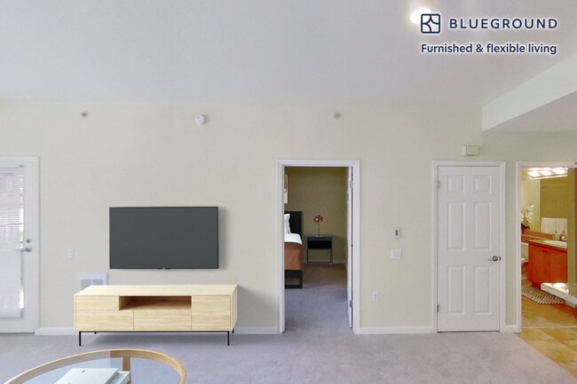 Building Photo - 1099 Admiral Ct