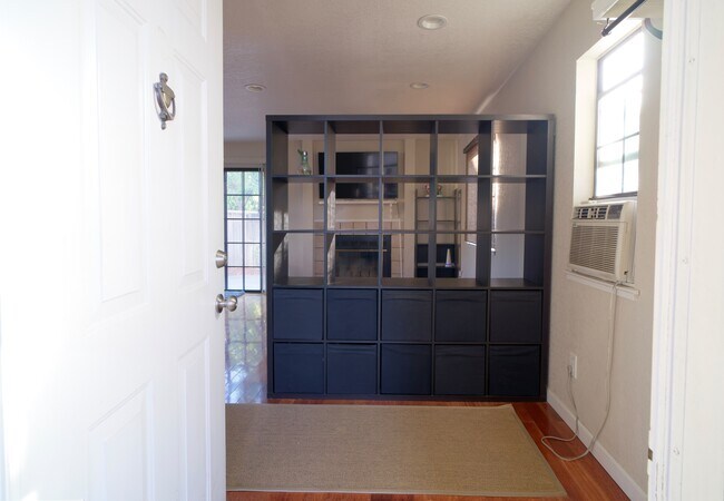 Front door entry - 893 N Bayshore Rd W