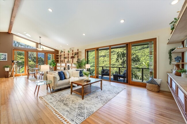 Building Photo - 2651 Waiomao Rd