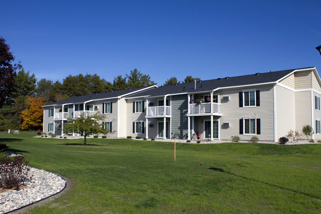 Foto del edificio - Pine Meadow Village Apartments