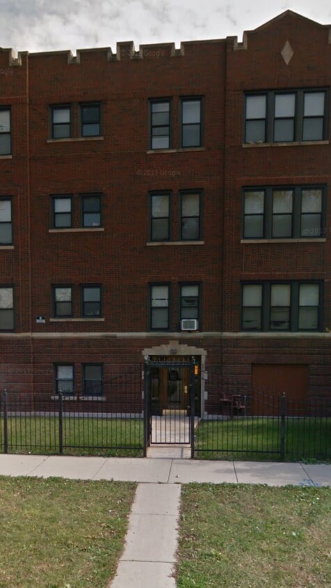 Primary Photo - 517 W Marquette Rd