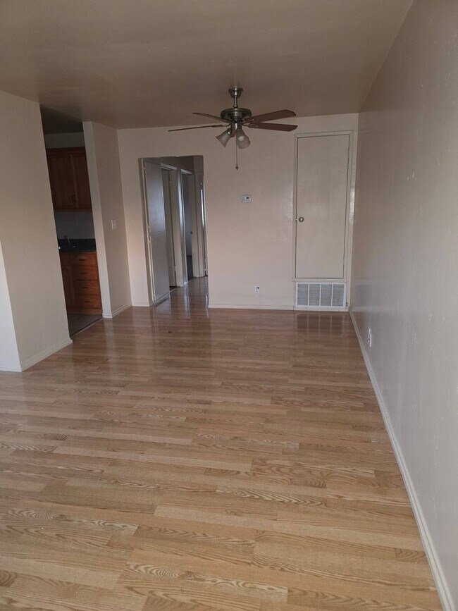 Foto del edificio - 3704 Sapphire Dr
