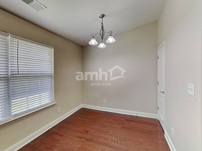 Building Photo - 1762 Woods Ln