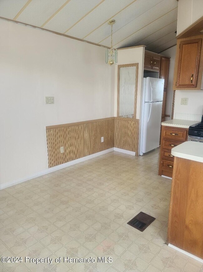Building Photo - 9318 Stingray Dr