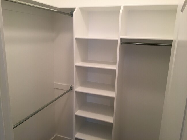 Foto del edificio - 3 Bed 2 Bath Condo with Garage
