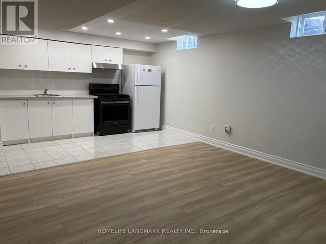 Building Photo - 28 Lugano Crescent