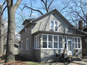 Building Photo - 1924 Jiroch St