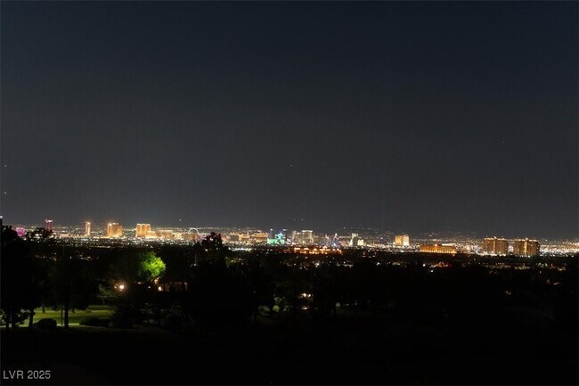 Foto del edificio - 2348 Rumriver St