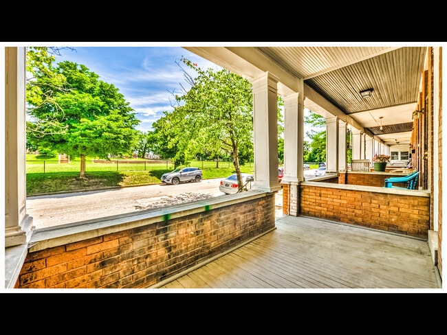 Photo - 1548 Moreland Ave House