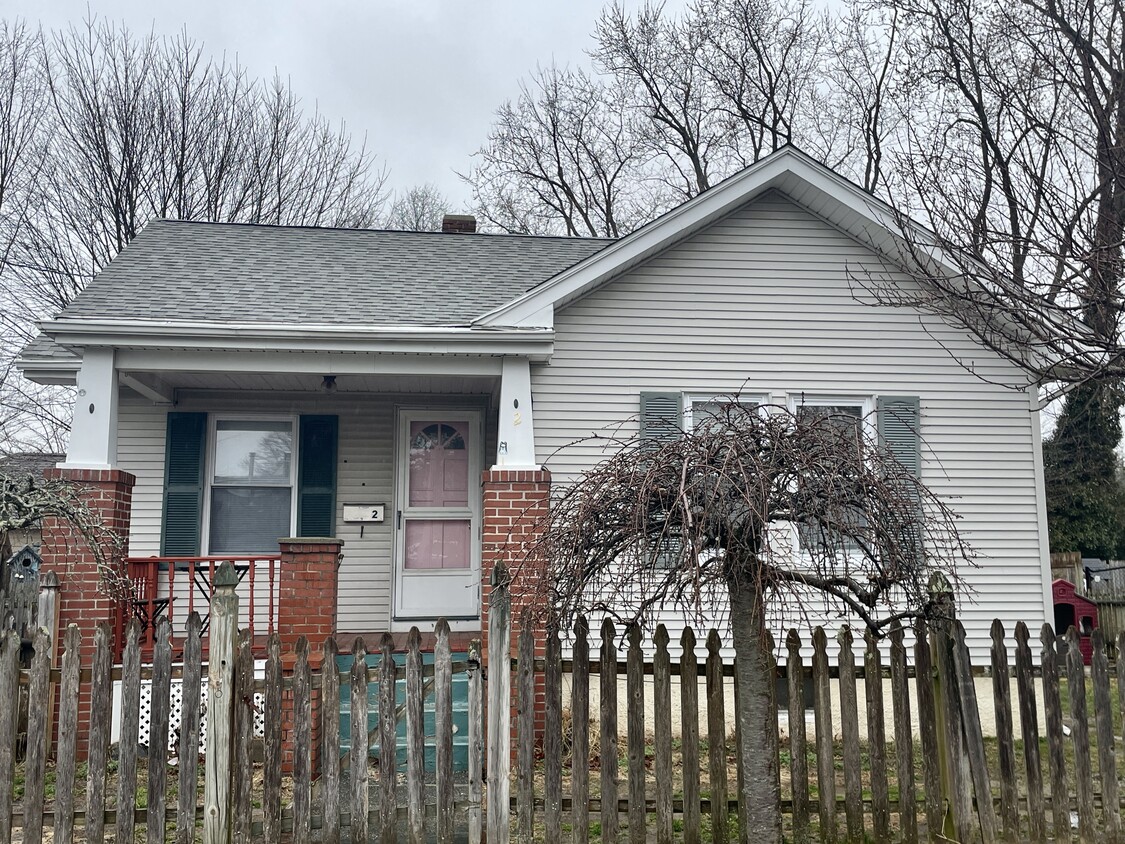 Primary Photo - 2 Lincoln Ave