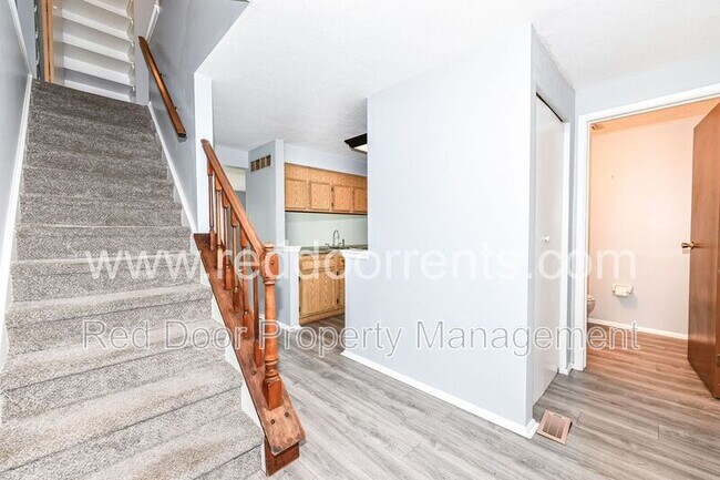 Foto del edificio - 6110 Aspen Grove Dr