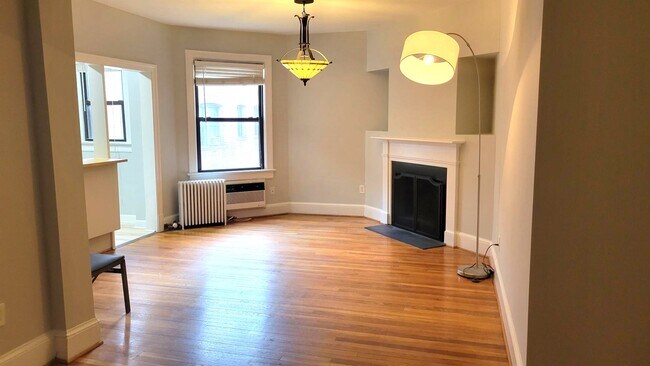 Foto del edificio - 3616 Connecticut Ave NW