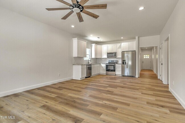 Foto del edificio - 703 Swadley Rd