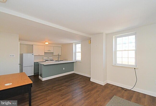 Foto del edificio - 1554 N Lawrence St