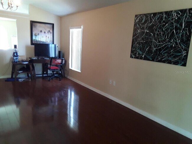 Foto del edificio - 4305 Iveyglen Ave