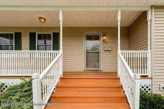 Building Photo - 248 Overbrook Ave