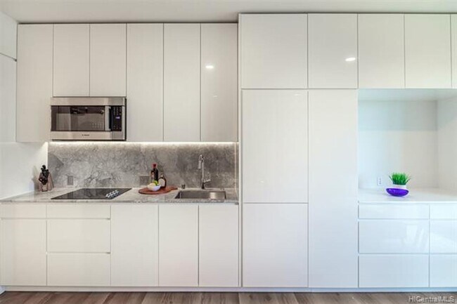Foto del edificio - Luxury Studio. Furnished.  Kakaako.