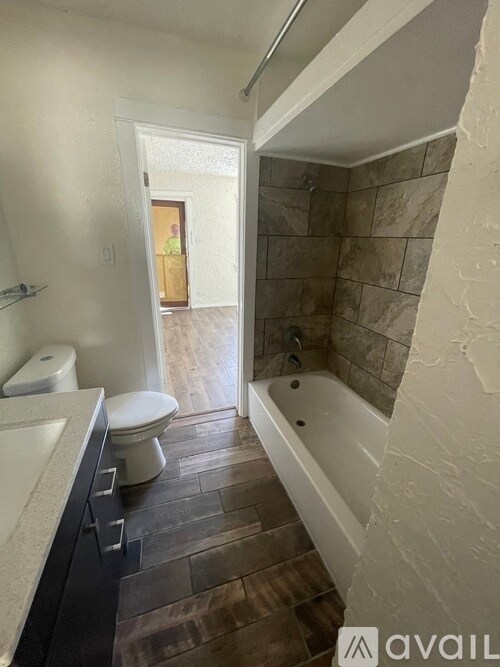 Building Photo - 5031 Bakman Ave