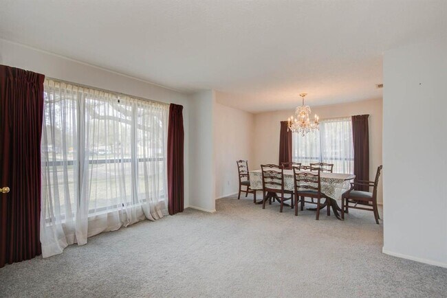 Building Photo - 16603 Burlcreek St