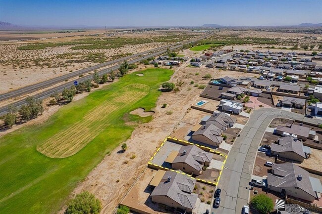 Foto del edificio - 27266 Mesquite Ave