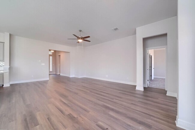 Building Photo - 133 White Steppe Way