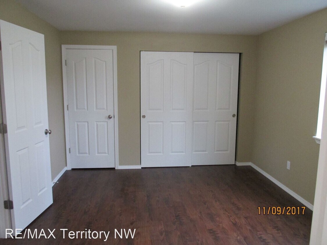 Building Photo - 2 br, 1 bath Apartment - 215 N. Norris Street