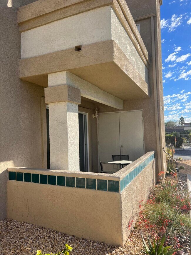 Foto del edificio - 74800 Sheryl Ave