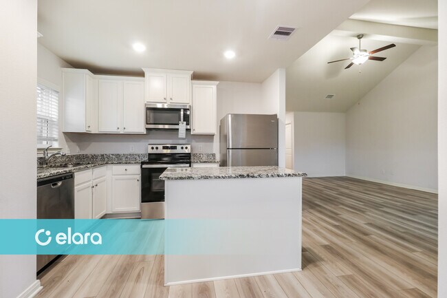 Foto del edificio - 10441 SWEETWATER CREEK DR