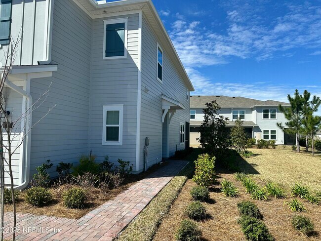 Foto del edificio - 413 Rosemont Dr