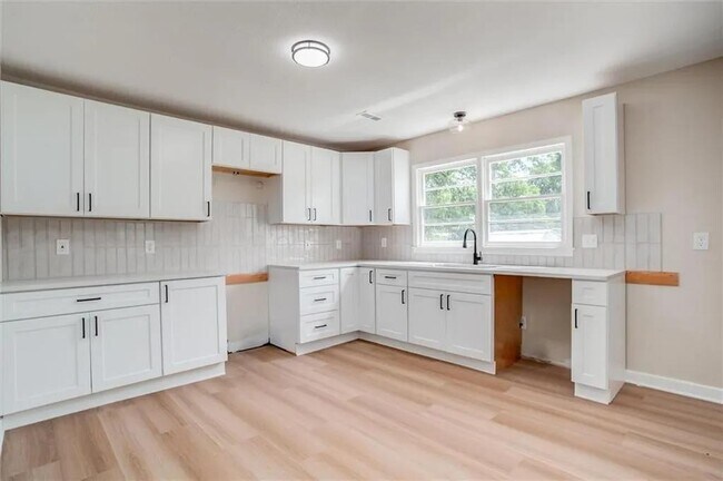 Foto del edificio - 1429 S Willow St