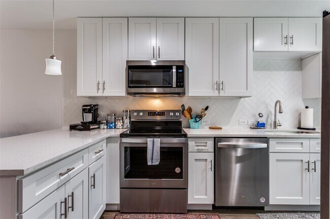 Foto del edificio - 3806 Southway Dr