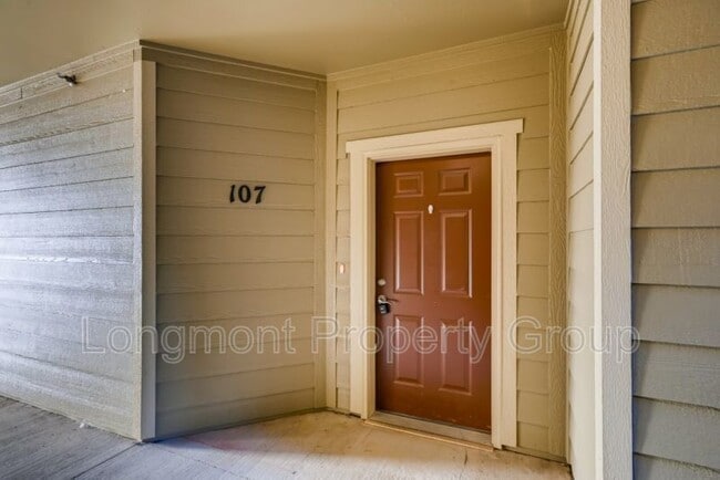 Building Photo - 804 Summer Hawk Dr